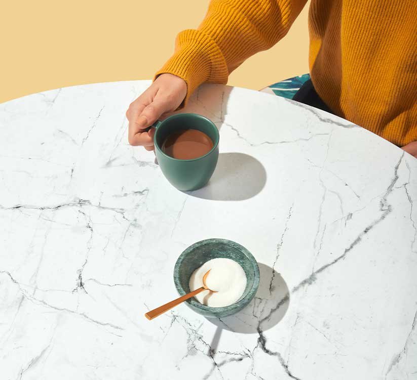 Person Drinking COffee Zona de estar con mobiliario contemporáneo